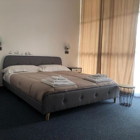Hotel Domus Cerreto dʼEsi エクステリア 写真
