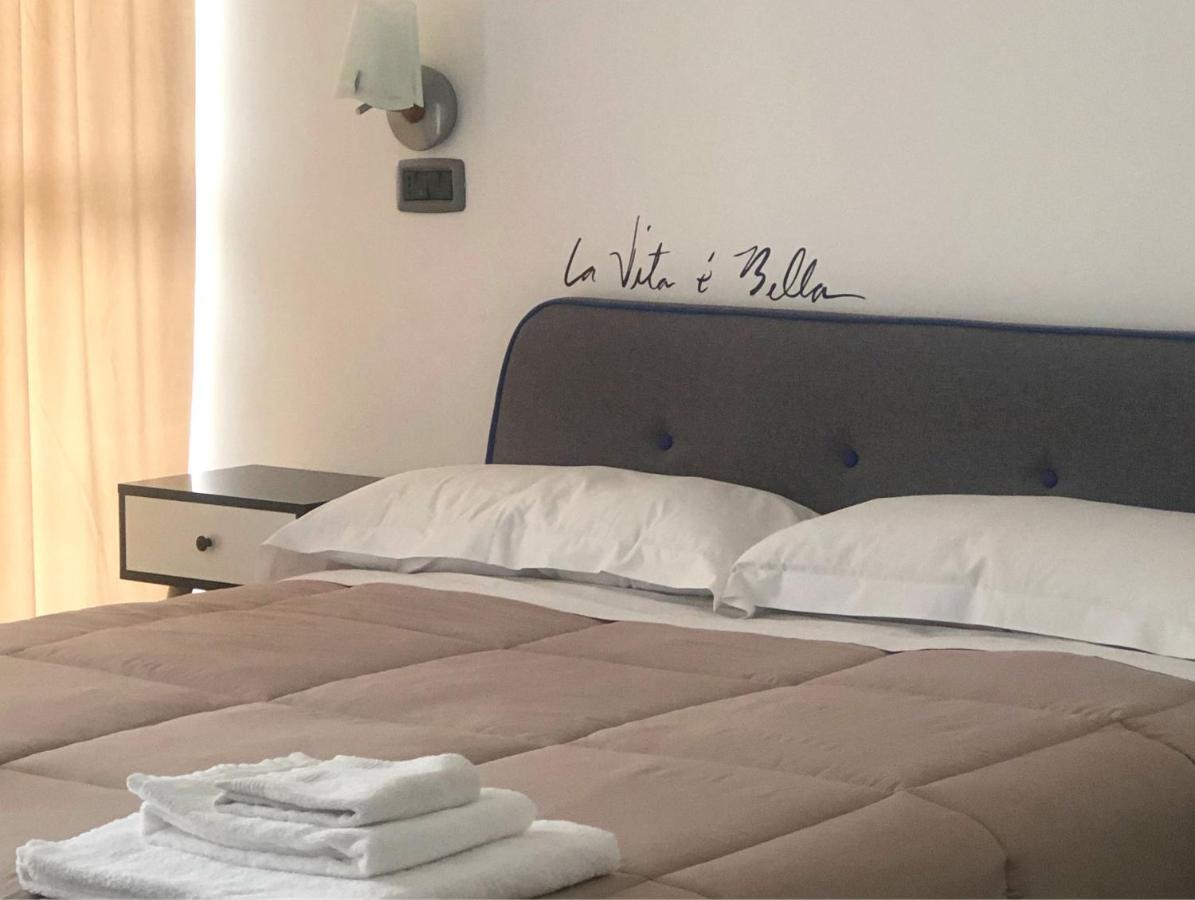 Hotel Domus Cerreto dʼEsi エクステリア 写真