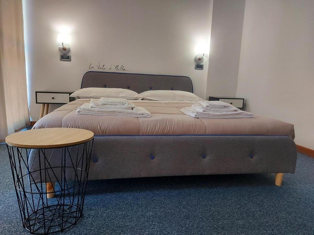Hotel Domus Cerreto dʼEsi エクステリア 写真