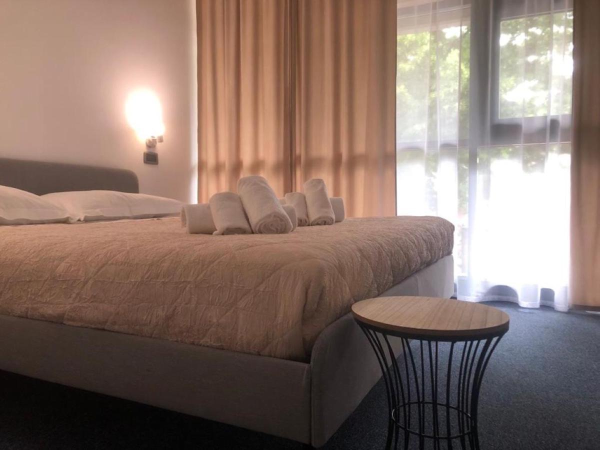 Hotel Domus Cerreto dʼEsi エクステリア 写真